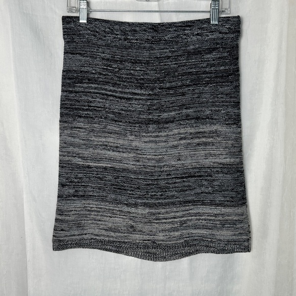 NWT LOFT Mini Sweater Skirt Marled Gray Ombré Stretchy Knit Sz Small - Picture 6 of 14